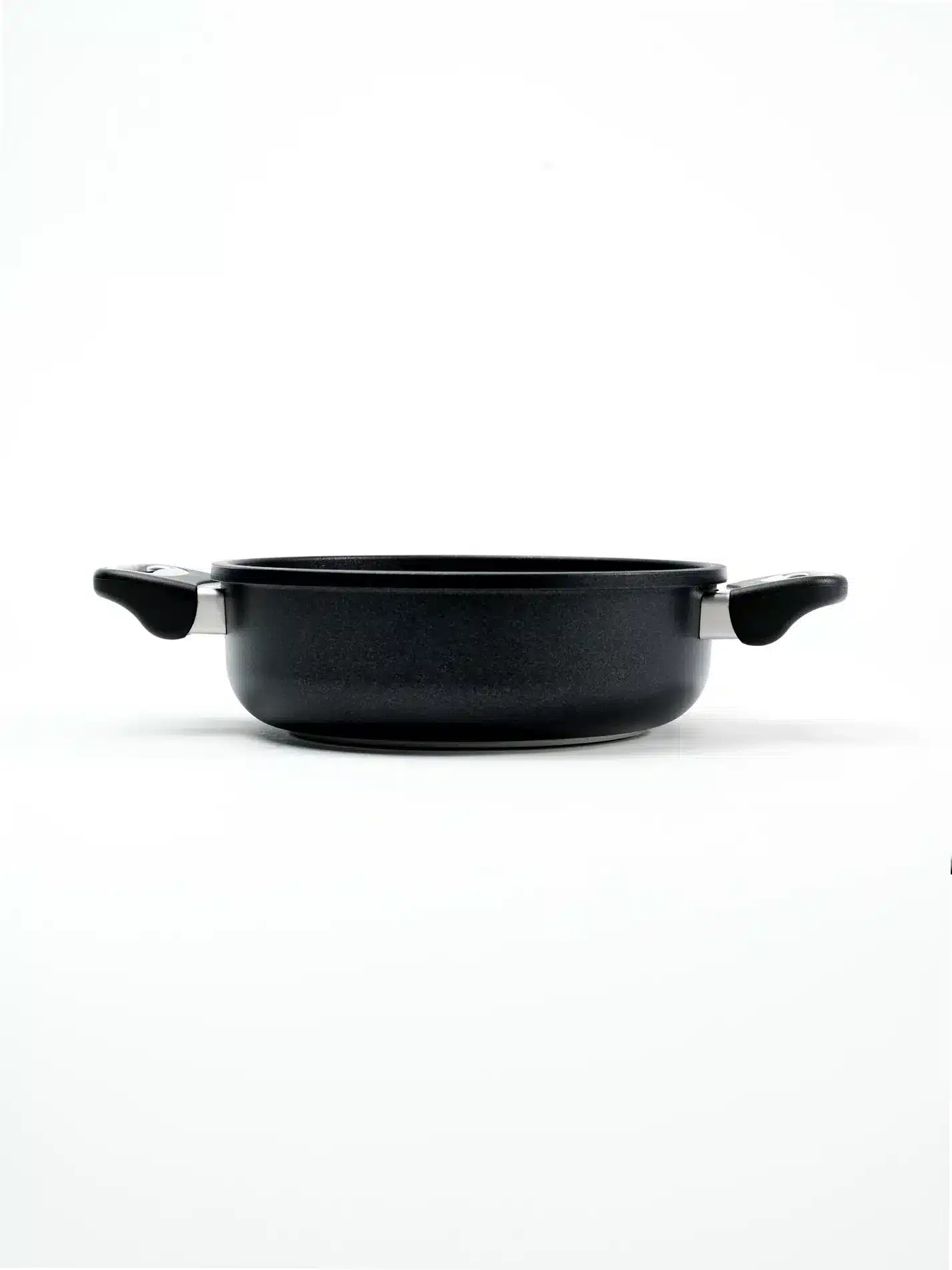 Titanium Cast Round Casserole 32cm - Image 3