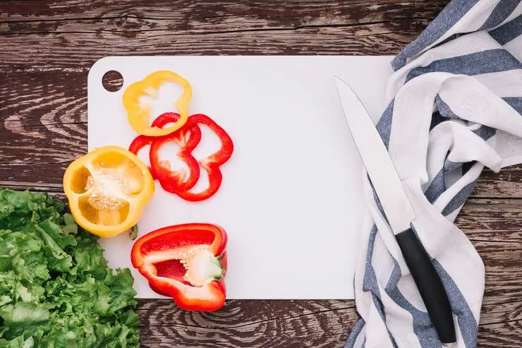 Horeca Hut | Plastic vs Wooden Cutting Boards for Cafe Kitchens: Which One Is Best? plastic vs wooden cutting board