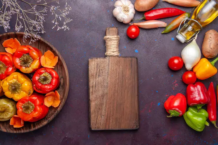 Horeca Hut | Plastic vs Wooden Cutting Boards for Cafe Kitchens: Which One Is Best? plastic vs wooden cutting board
